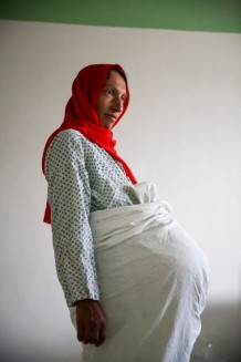EMERGENCY's Maternity Centre, labor room, 2019. Najiba, 30 years old, is about to give birth to twins.