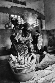 Kinbanseke, Kinshasa, a bread warehouse, 2006.  Since the great pillages of the Nineties, when all factories, infrastructures and services have been ransacked by the army and the people, men are mostly unemployed. So, women organized themselves in order to support their families.