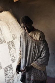 Shorey, a Kotakota, beggar. Katengeza, Nkhotakota District, Malawi, 2018.