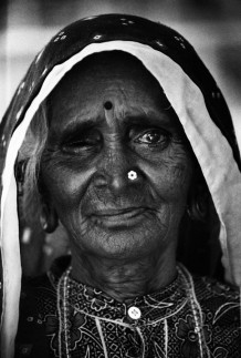 A dai (midwife). Ahmedabad, 2007
