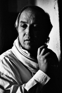 Italian cinematographer Vittorio Storaro on the set of "Little Buddha". Paro, Bhutan 1992